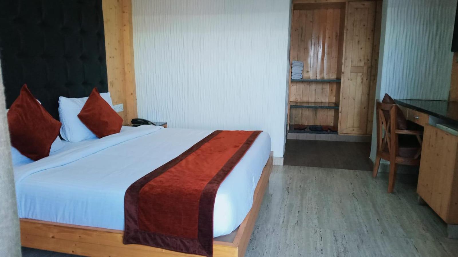 Blue Pine Resort Lansdowne Zewnętrze zdjęcie
